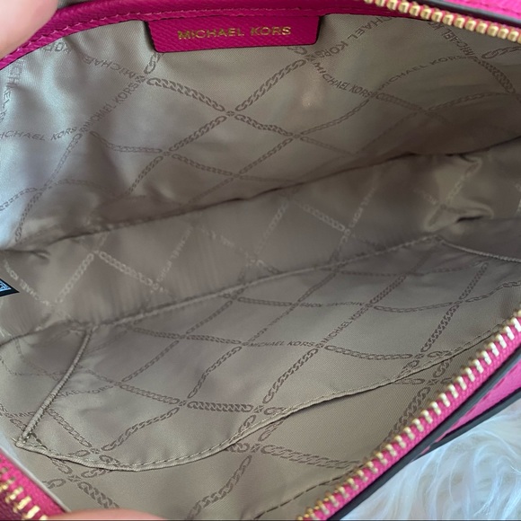 Last one✨new Michael Kors jet set travel EW crossbody bag - Picture 7 of 10